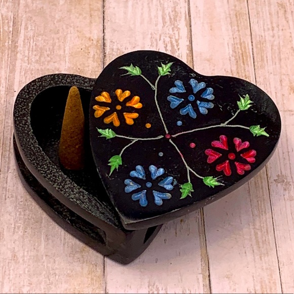 ♥️Soapstone Floral Heart Incense Holder - Picture 1 of 3